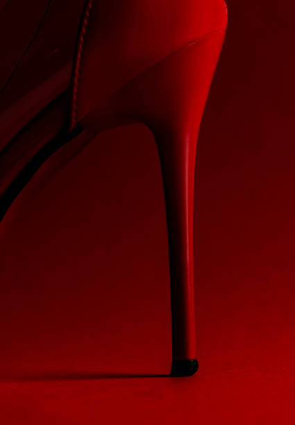 red high heel - stiletto stock-fotos und bilder