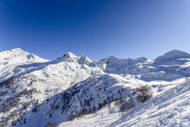 istock Val Tartano peaks 2 1302313453