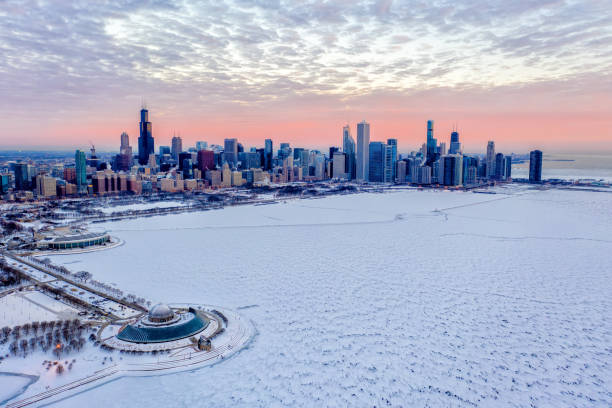 istock Chicago at Golden Hour During Polar Vortex 1302332100