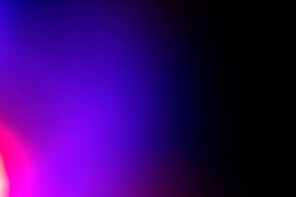 fondo de luz de neón desenfocar brillo fluorescente púrpura - light leaks fotografías e imágenes de stock