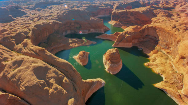 istock View of Reflection Canyon at Lake Powell 1302416616