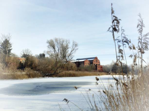 zima nad kanałem - winter city germany brandenburg zdjęcia i obrazy z banku zdjęć