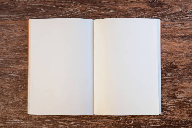libro aperto vuoto su sfondo legno - book photo album publication open foto e immagini stock