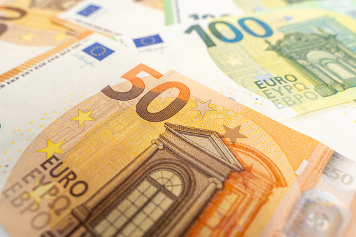Fifty Euro banknotes (€50).