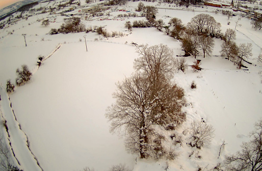 スペインのエスピノサ・デ・ロス・モンテロスで大雪。空中写真 - ストックフォト・写真素材...