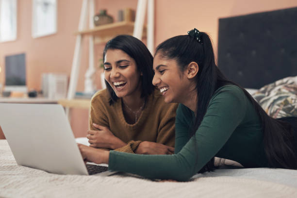 istock Let's find something to watch 1302499485