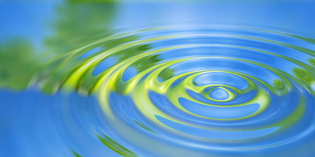 cerca de salpicaduras de gota de agua en la superficie del agua ilustración 3d - ripple concentric wave water fotografías e imágenes de stock