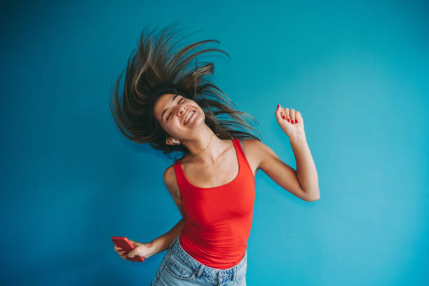 baile disco - teenage girls cheerful smiling one person fotografías e imágenes de stock