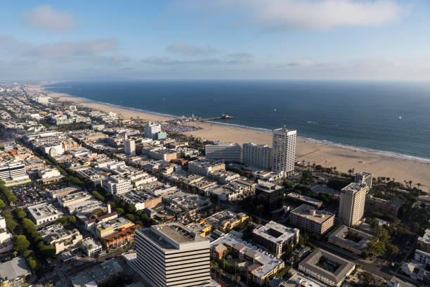 aerial city of santa monica california - santa monica fotos imagens e fotografias de stock