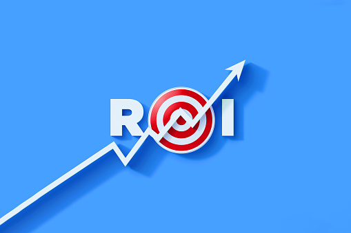 White line graph with arrowhead moving up over ROI text and red bull's eye target on blue background. Horizontal composition with copy space. ROI, investment, strategy and growth concept.
