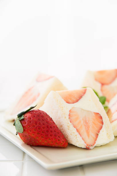 istock The fruit sandwich that the section is beautiful 1302736462