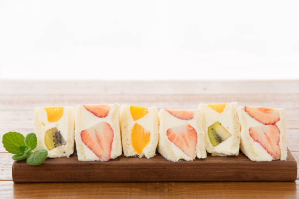 istock The fruit sandwich that the section is beautiful 1302736530