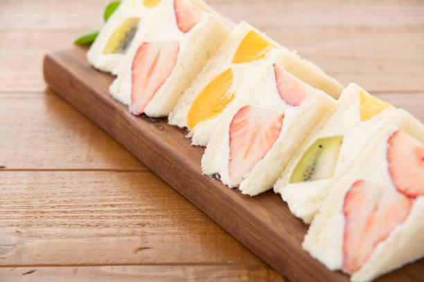 istock The fruit sandwich that the section is beautiful 1302736542
