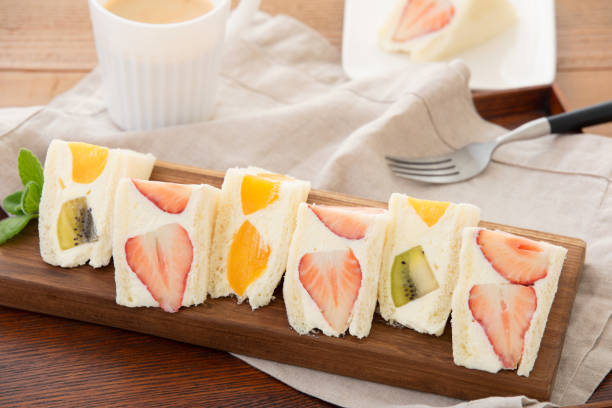 istock The fruit sandwich that the section is beautiful 1302736588