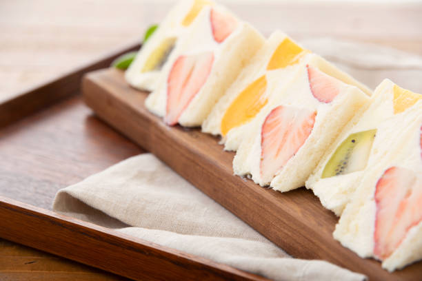 istock The fruit sandwich that the section is beautiful 1302736722