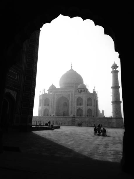 istock The Tajmahal 1302741853