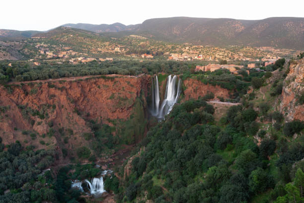 ouzoud waterfalls, grand atlas in morocco - grand atlas imagens e fotografias de stock