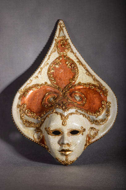 máscara tradicional de carnaval veneziano - mardi gras close up veneto italy - fotografias e filmes do acervo