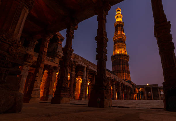qutub minar the tallest minaret of india - qutub imagens e fotografias de stock