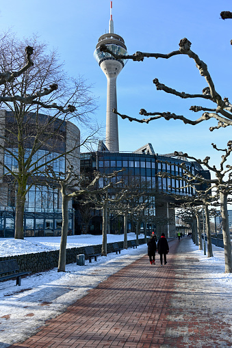 ランターグとのライントゥルム ノルトラインヴェストファーレン州議会 ノルトラインヴェストファーレン州のストックフォトや画像を多数ご用意