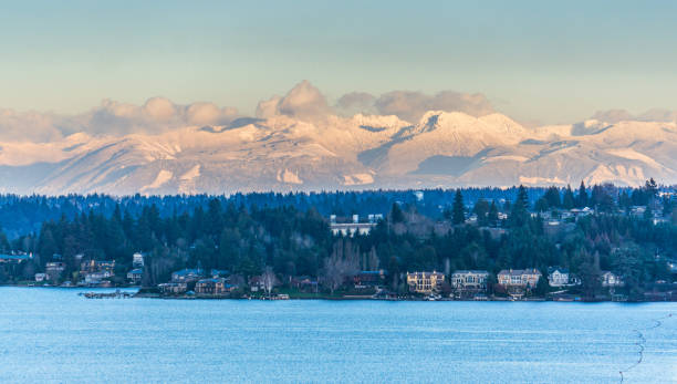 istock Bellevue Shoreline And Mountains 2 1302829781