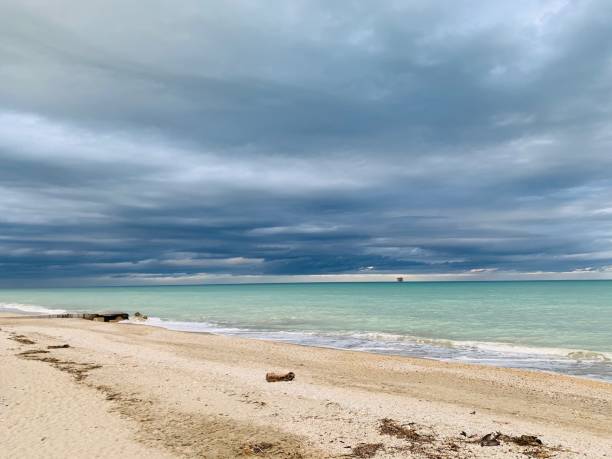 istock Walk to the Sea in winter 1302853152
