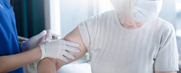 istock COVID-19 liquid vaccine injection 1302866567