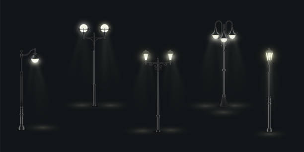 路燈與一，二，三盞燈在夜色中發光。兩極上的燈籠。 - 街燈 插圖 幅插畫檔、美工圖案、卡通及圖標