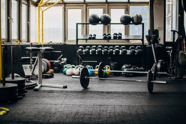 pusta siłownia - gym zdjęcia i obrazy z banku zdjęć