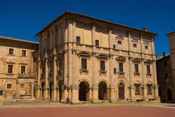 istock Piazza Grande in Montepulciano, Tuscany 1303124524