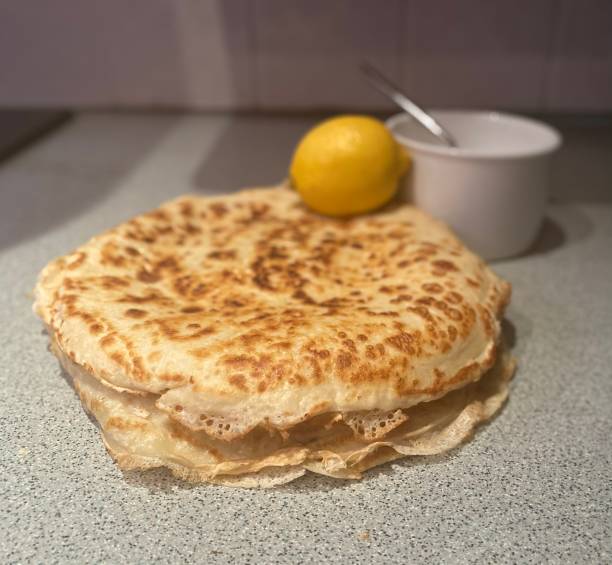 блинный стек - pancake turner стоковые фото и изображения