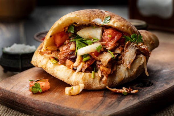 土耳其雞肉三明治。速食 - 皮塔餅 個照片及圖片檔