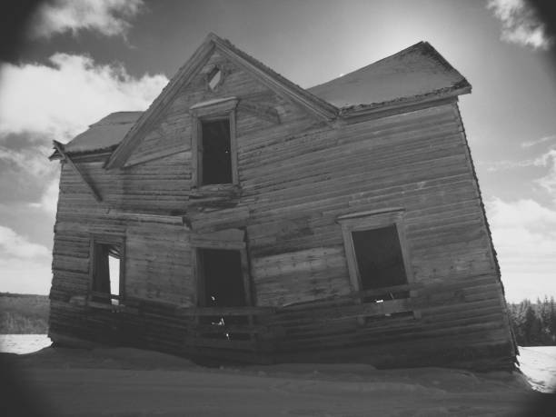 istock Forgotten Farm House 1303187834