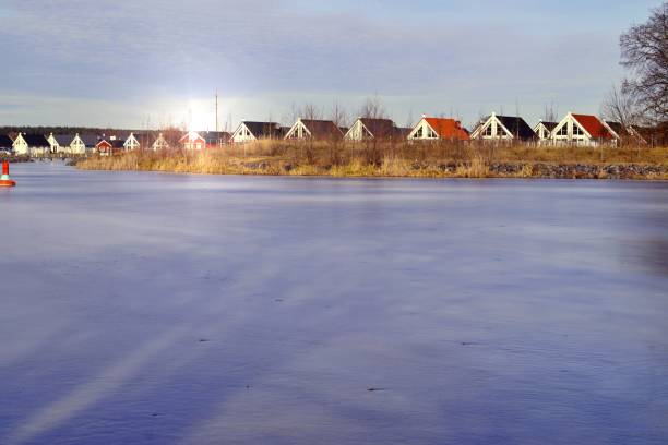 wioska portowa w zimie - winter city germany brandenburg zdjęcia i obrazy z banku zdjęć