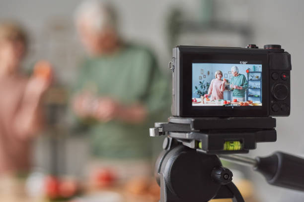 istock Senior bloggers leading blog 1303297951
