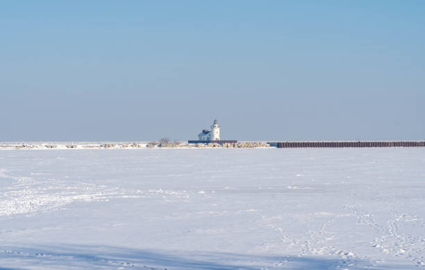 istock Cleveland Lighthouse in Winter 1303328653