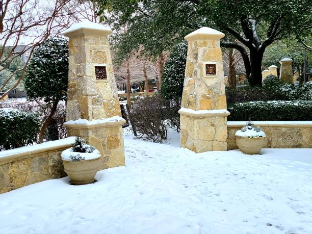 istock Texas Arctic weather, snow,  Shops at Legacy 1303331248
