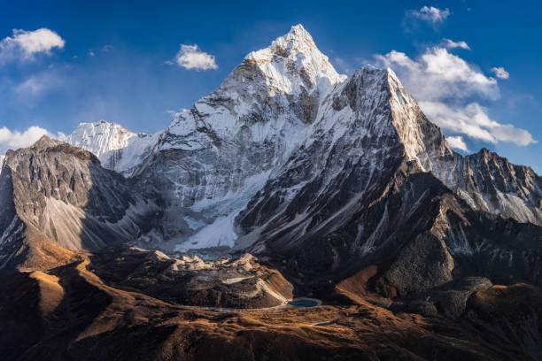 panorama de 66mpix del hermoso monte ama dablam en el himalaya, nepal - cascada de hielo fotografías e imágenes de stock