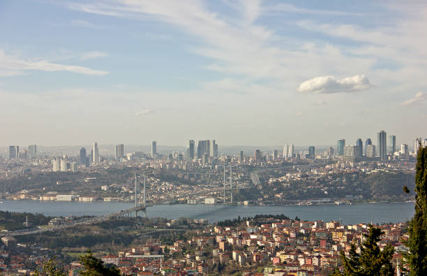 cidade de istambul, vista do morro camlica - colina çamlıca - aerial view bosphorus bridge bosphorus bridge - fotografias e filmes do acervo