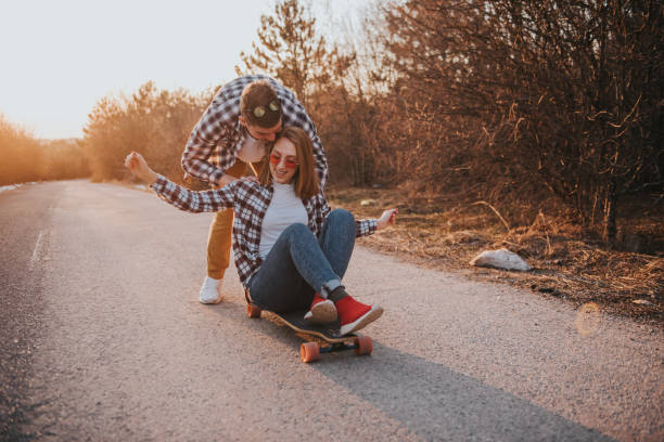 istock Skate couple outdoors stock photo 1303388677