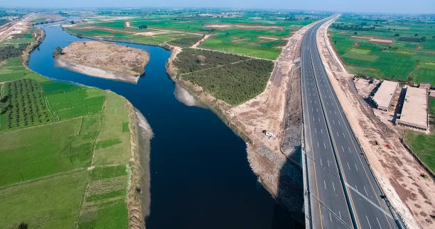istock islamabad to lahore 1303417665