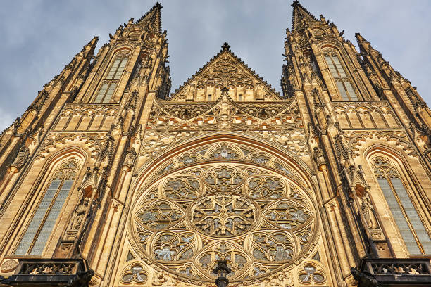 praga - rose window window church built structure fotografías e imágenes de stock