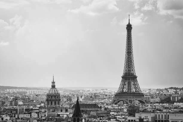 istock Skyline Paris France and The Eiffel Tower 1303484711
