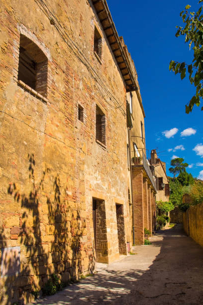 istock Street in Monticchiello, Tuscany 1303488971