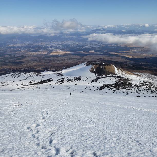 istock Mount Japan Shizuoka 1303568349