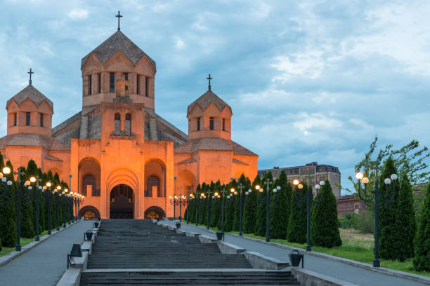 アルメニアのエレバンの夜の聖グレゴリー教会 - armenian culture armenia saint monastery ストックフォトと画像