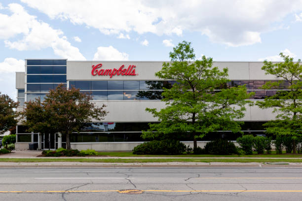 sinal do escritório de campbell no canadá em mississauga, ontário, canadá. - campbells - fotografias e filmes do acervo