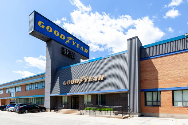 escritório da goodyear canada corporate em etobicoke, toronto, canadá. - goodyear brand name - fotografias e filmes do acervo