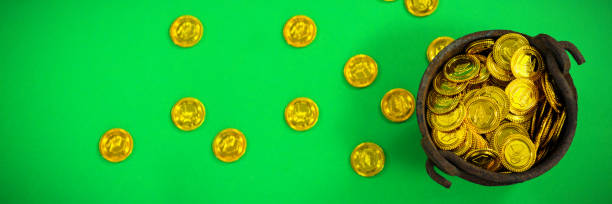 istock St Patricks Day pot filled with chocolate gold coins 1303597866