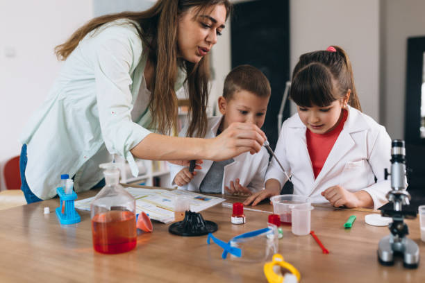 istock children do chemical experiments at home 1303617041